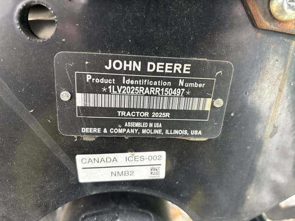 Image of John Deere 2025R equipment image 3
