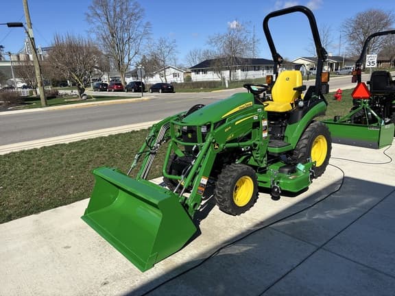 Image of John Deere 2025R equipment image 1