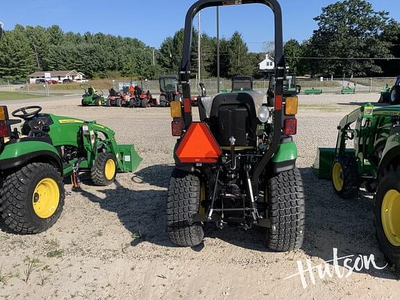 Image of John Deere 2025R equipment image 4