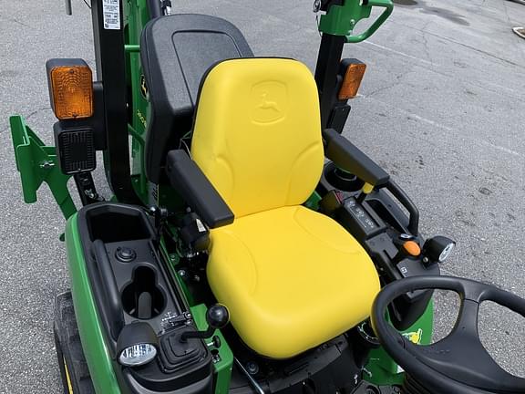 Image of John Deere 2025R equipment image 4