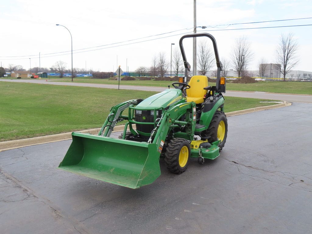 2024 John Deere 2025R Equipment Image0