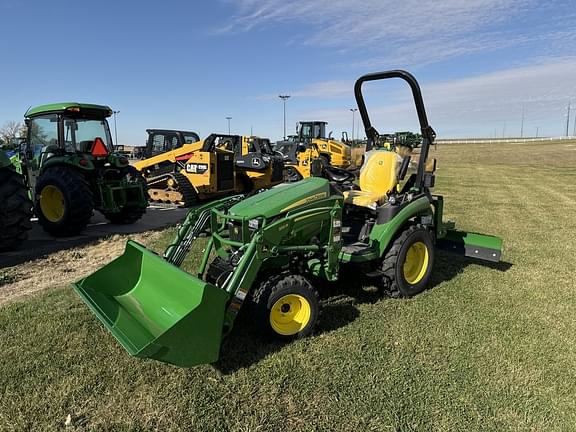 Image of John Deere 2025R equipment image 1