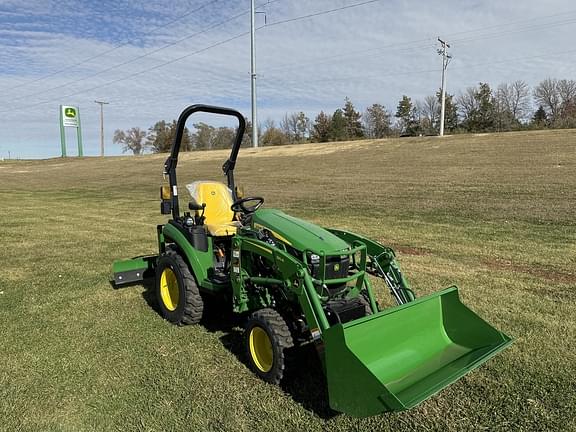 Image of John Deere 2025R equipment image 2