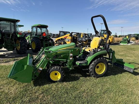 Image of John Deere 2025R equipment image 4