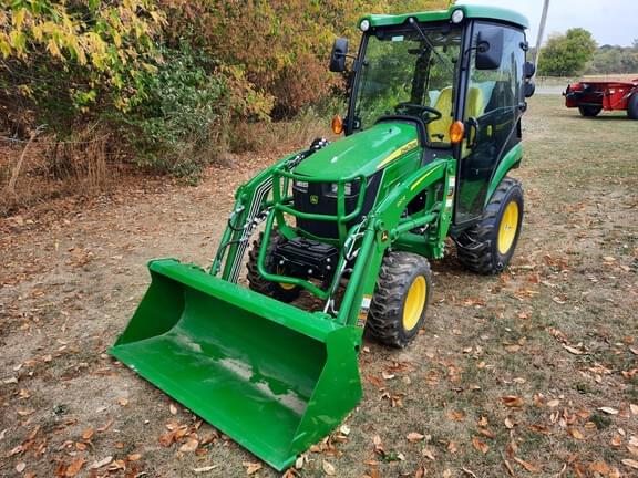 Image of John Deere 2025R equipment image 1