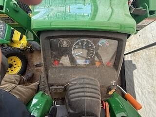 Image of John Deere 2025R equipment image 3