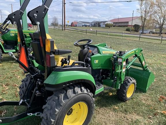 Image of John Deere 2025R equipment image 3