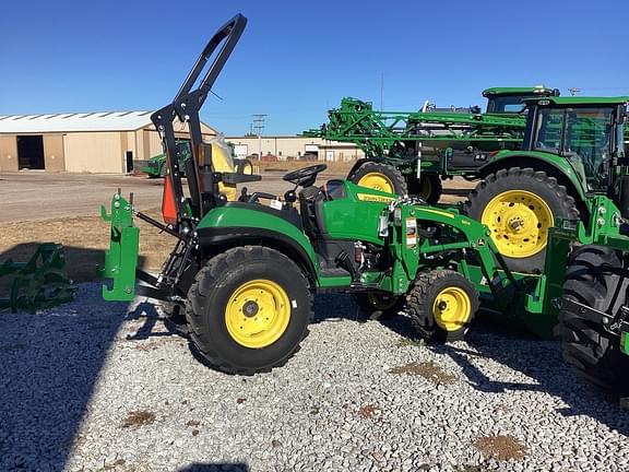 Image of John Deere 2025R equipment image 4