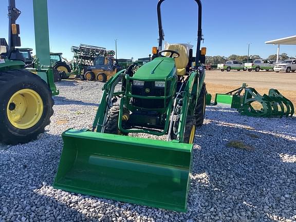 Image of John Deere 2025R equipment image 2