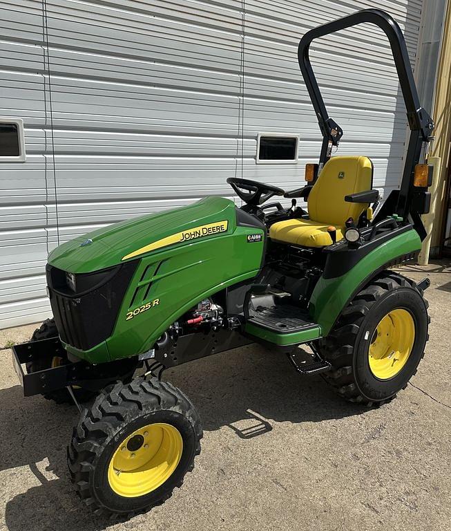 Image of John Deere 2025R Image 0