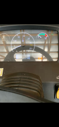 Image of John Deere 2025R equipment image 3