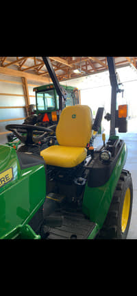 Image of John Deere 2025R equipment image 2