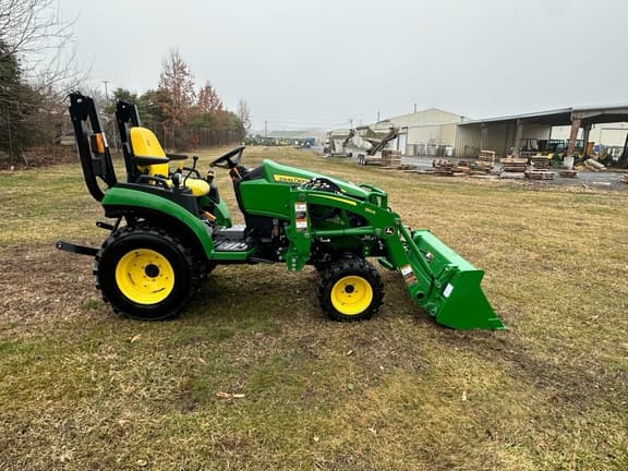 Image of John Deere 2025R equipment image 4