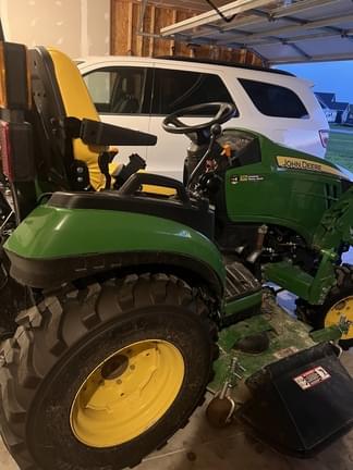 Image of John Deere 2025R equipment image 4