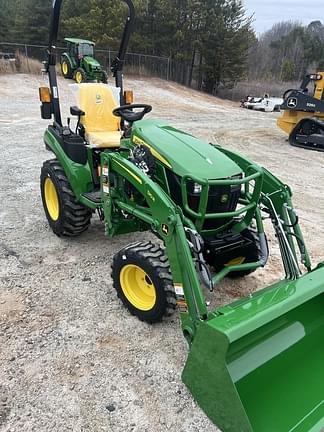 Image of John Deere 2025R equipment image 4