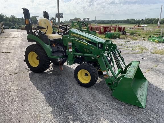 Image of John Deere 2025R equipment image 4