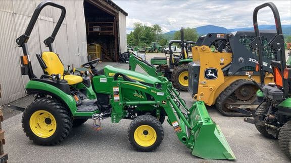Image of John Deere 2025R equipment image 2