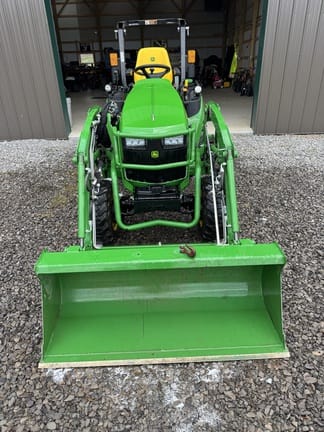 2024 John Deere 2025R Equipment Image0