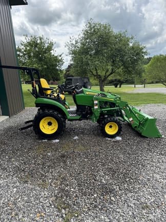 Image of John Deere 2025R equipment image 3
