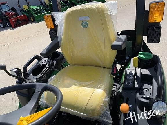 Image of John Deere 2025R equipment image 4