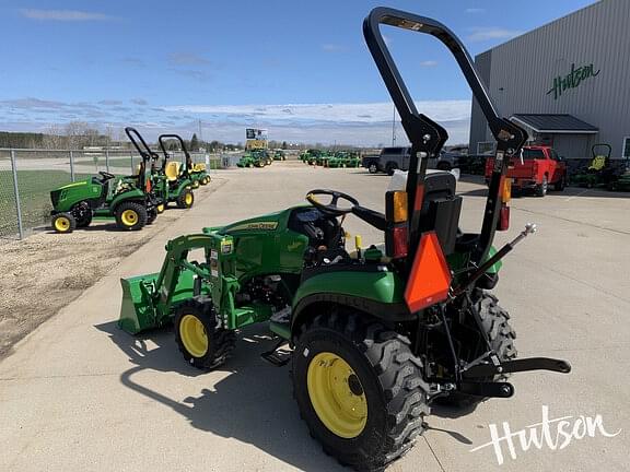 Image of John Deere 2025R equipment image 3
