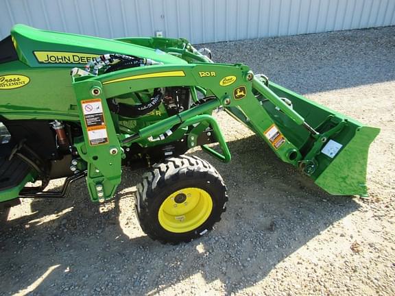 Image of John Deere 2025R equipment image 3