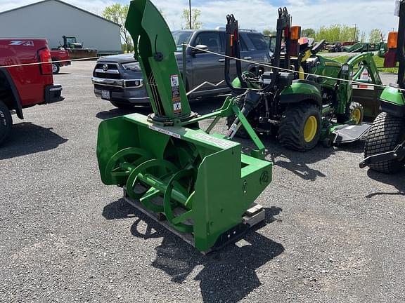 Image of John Deere 2025R equipment image 4
