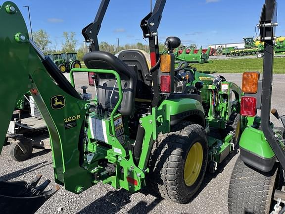 Image of John Deere 2025R equipment image 3