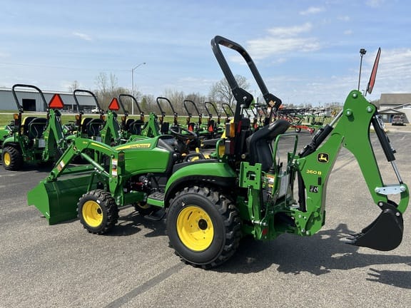 2025 John Deere 2025R Equipment Image0