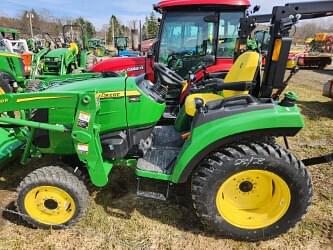 Image of John Deere 2032R equipment image 2