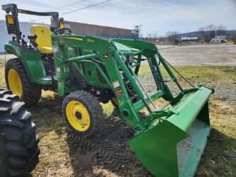 Image of John Deere 2032R equipment image 4