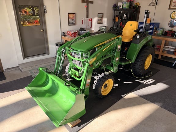 2024 John Deere 2032R Equipment Image0