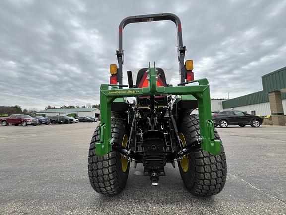 Image of John Deere 2032R equipment image 1