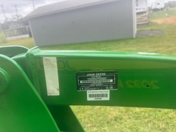 Image of John Deere 2032R equipment image 4
