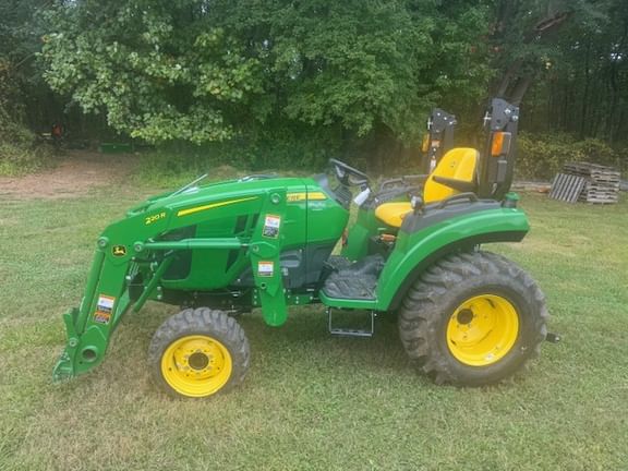 2024 John Deere 2032R Equipment Image0