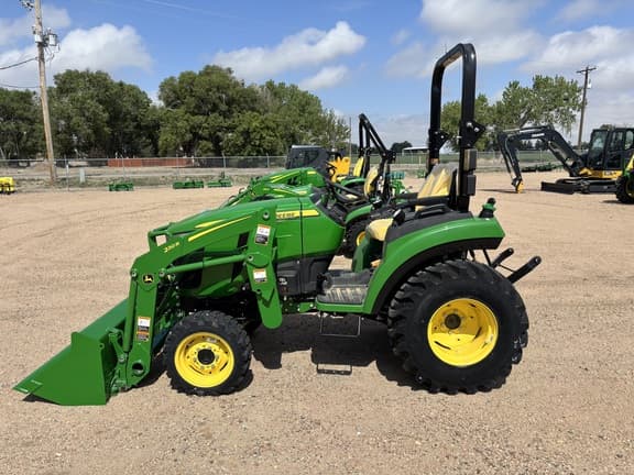 Image of John Deere 2032R equipment image 1