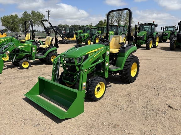 Image of John Deere 2032R equipment image 4