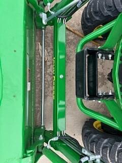 Image of John Deere 2032R equipment image 4