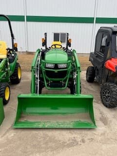 Image of John Deere 2032R equipment image 3
