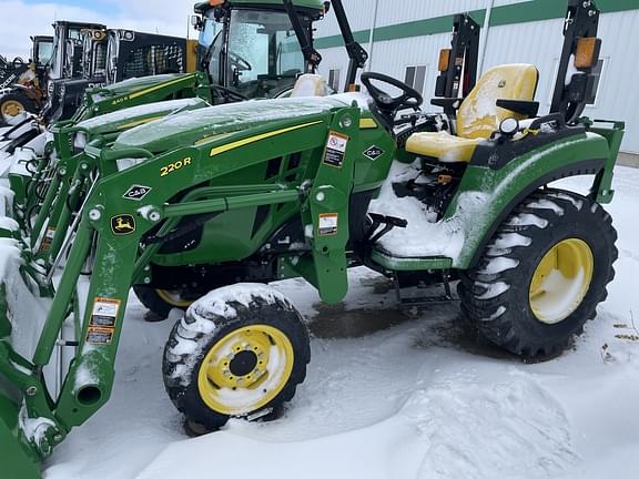 Image of John Deere 2032R equipment image 2