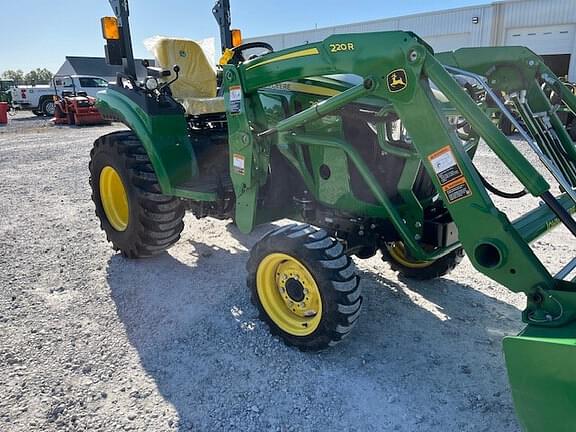 Image of John Deere 2032R equipment image 1