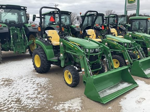 Image of John Deere 2032R equipment image 3