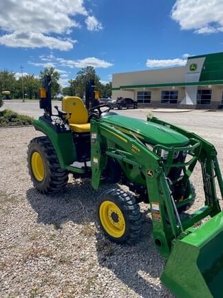 Image of John Deere 2032R equipment image 4