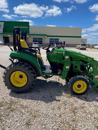 Image of John Deere 2032R equipment image 3
