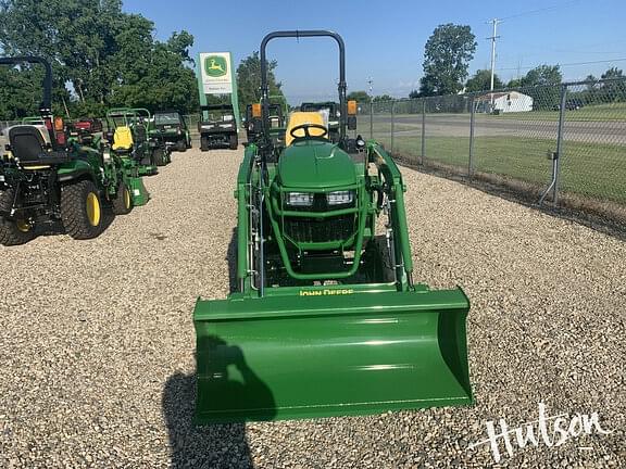 Image of John Deere 2032R equipment image 3