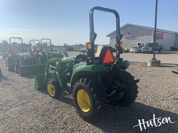 Image of John Deere 2032R equipment image 4