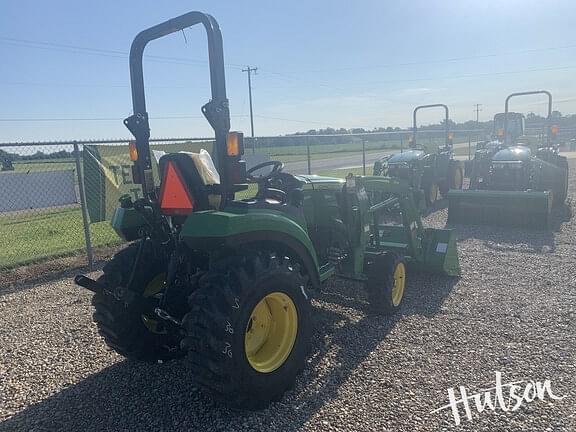 Image of John Deere 2032R equipment image 2