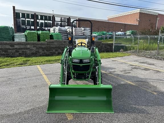 Image of John Deere 2032R equipment image 1
