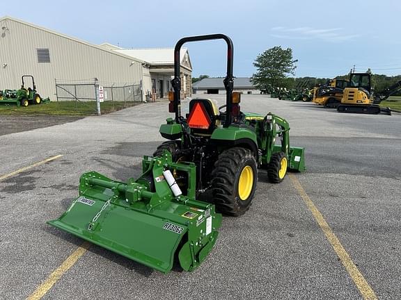 Image of John Deere 2032R equipment image 3