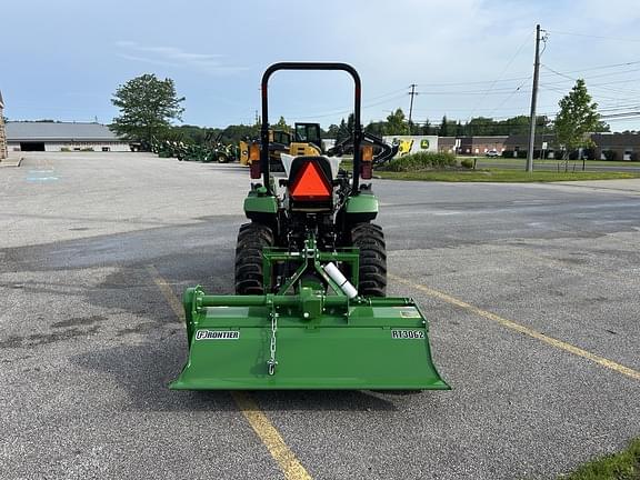 Image of John Deere 2032R equipment image 4